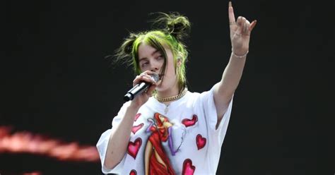 Billie Eilish Strips On Stage To Protest Body Shaming in Viral